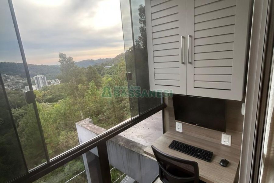 Apartamento com 61m², 2 dormitórios, 1 vaga, no bairro Santa Catarina em Caxias do Sul para Comprar