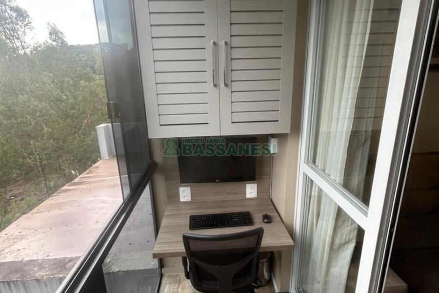 Apartamento com 61m², 2 dormitórios, 1 vaga, no bairro Santa Catarina em Caxias do Sul para Comprar