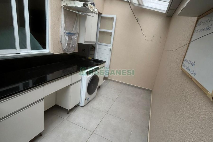 Apartamento com 61m², 2 dormitórios, 1 vaga, no bairro Santa Catarina em Caxias do Sul para Comprar