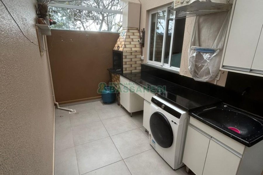 Apartamento com 61m², 2 dormitórios, 1 vaga, no bairro Santa Catarina em Caxias do Sul para Comprar