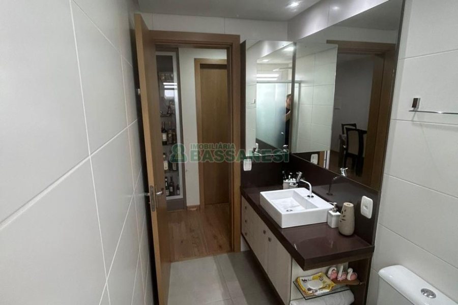 Apartamento com 61m², 2 dormitórios, 1 vaga, no bairro Santa Catarina em Caxias do Sul para Comprar