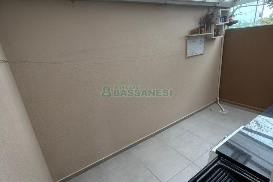 Apartamento com 61m², 2 dormitórios, 1 vaga, no bairro Santa Catarina em Caxias do Sul para Comprar