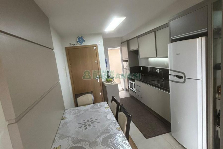 Apartamento com 61m², 2 dormitórios, 1 vaga, no bairro Santa Catarina em Caxias do Sul para Comprar