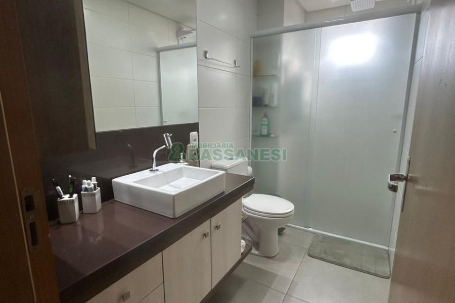 Apartamento com 61m², 2 dormitórios, 1 vaga, no bairro Santa Catarina em Caxias do Sul para Comprar