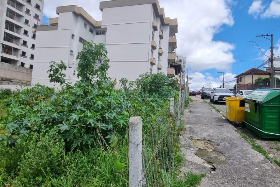 Terreno, no bairro Pio X em Caxias do Sul para Comprar