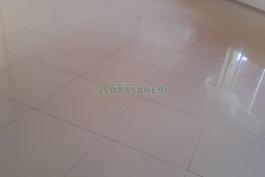 Casa com 250m², 7 dormitórios, 2 vagas, no bairro Serrano em Caxias do Sul para Comprar