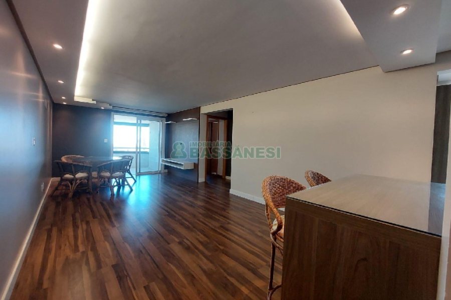 Apartamento com 92m², 2 dormitórios, 2 vagas, no bairro Lourdes em Caxias do Sul para Alugar