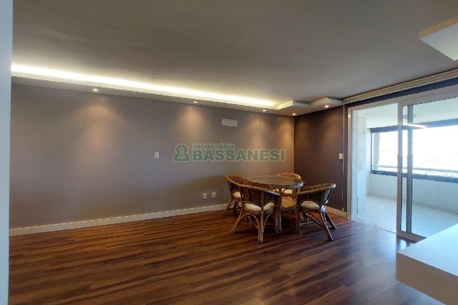 Apartamento com 92m², 2 dormitórios, 2 vagas, no bairro Lourdes em Caxias do Sul para Alugar