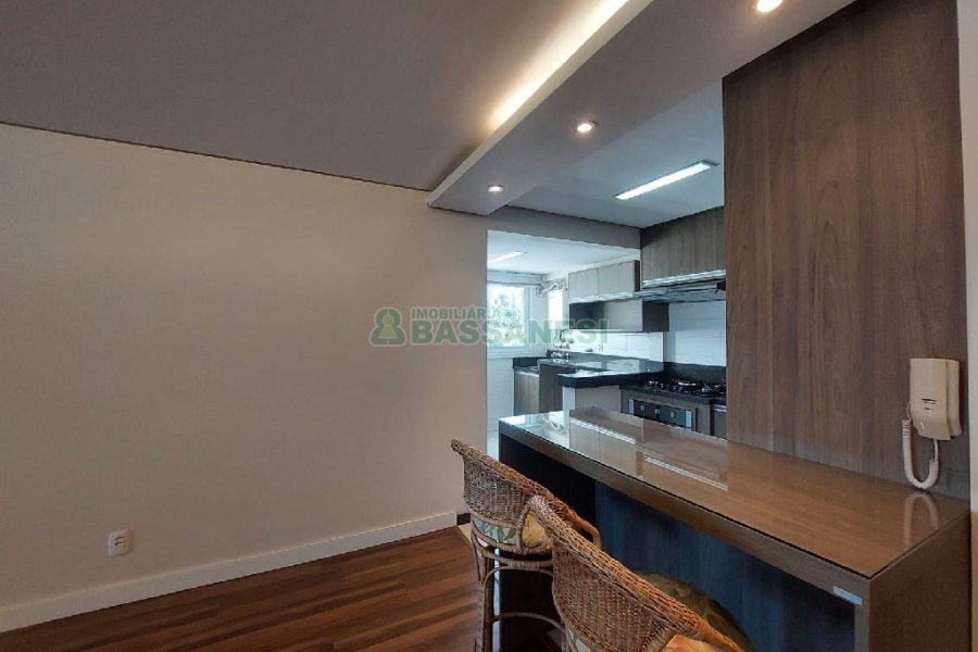 Apartamento com 92m², 2 dormitórios, 2 vagas, no bairro Lourdes em Caxias do Sul para Alugar