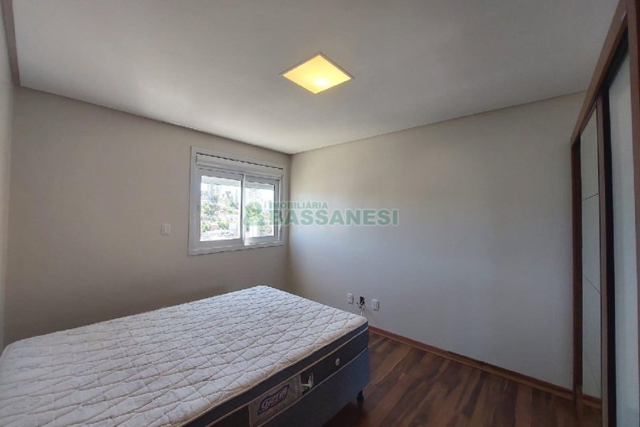 Apartamento com 92m², 2 dormitórios, 2 vagas, no bairro Lourdes em Caxias do Sul para Alugar