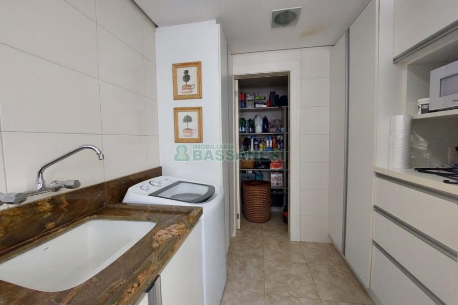 Apartamento com 210m², 3 dormitórios, 3 vagas, no bairro Medianeira em Caxias do Sul para Comprar
