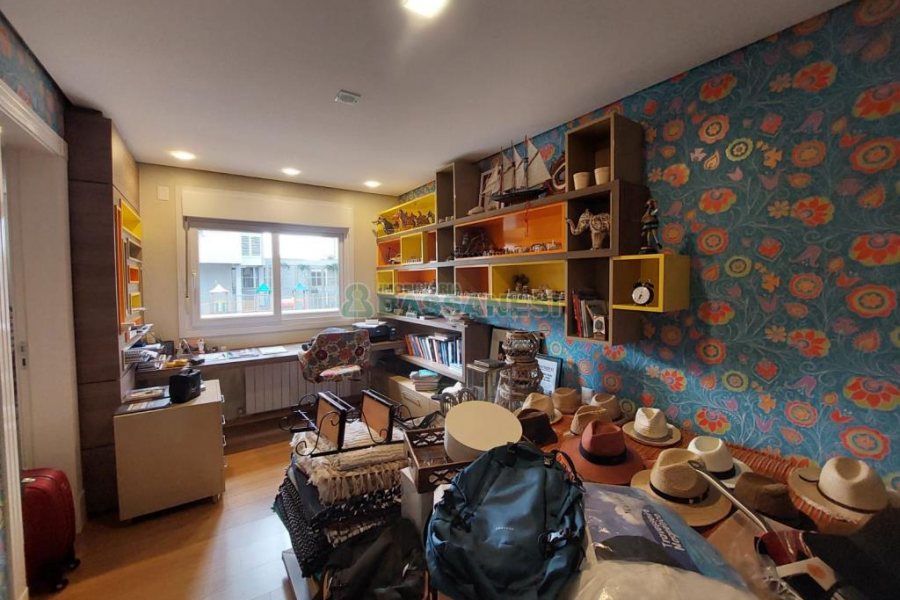 Apartamento com 210m², 3 dormitórios, 3 vagas, no bairro Medianeira em Caxias do Sul para Comprar