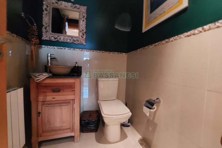 Apartamento com 210m², 3 dormitórios, 3 vagas, no bairro Medianeira em Caxias do Sul para Comprar