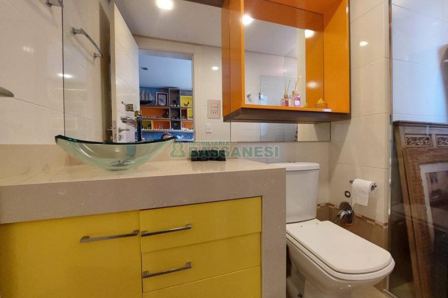 Apartamento com 210m², 3 dormitórios, 3 vagas, no bairro Medianeira em Caxias do Sul para Comprar