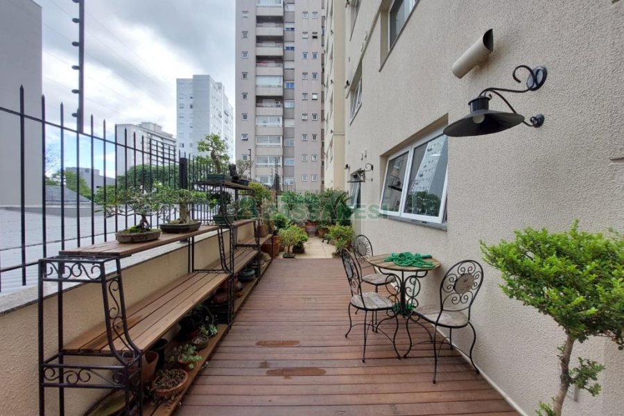 Apartamento com 210m², 3 dormitórios, 3 vagas, no bairro Medianeira em Caxias do Sul para Comprar