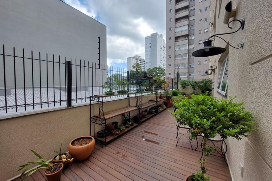Apartamento com 210m², 3 dormitórios, 3 vagas, no bairro Medianeira em Caxias do Sul para Comprar