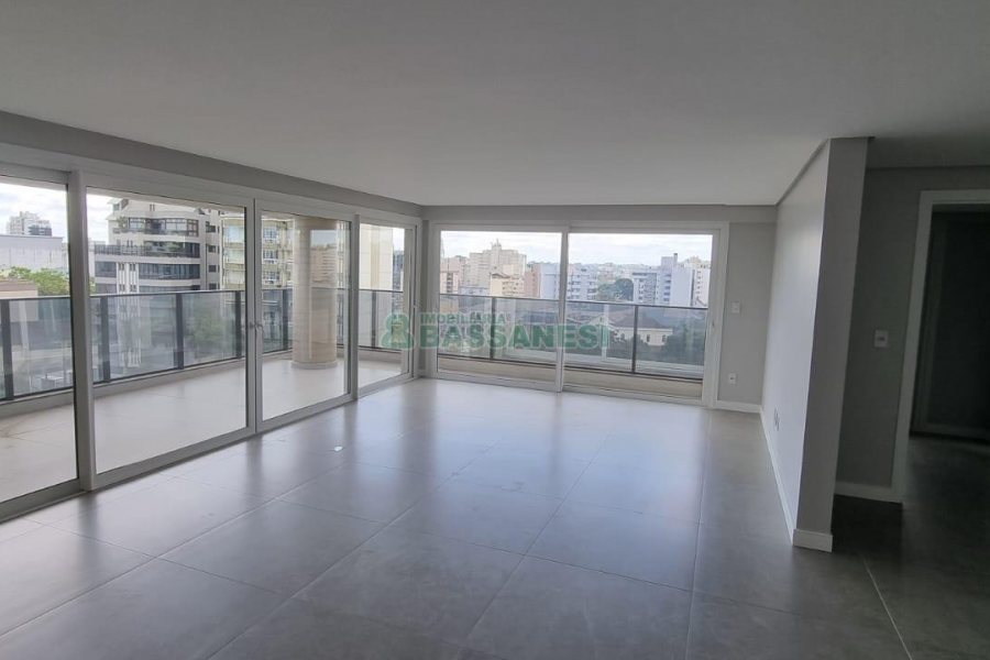 Apartamento com 176m², 3 dormitórios, 3 vagas, no bairro Rio Branco em Caxias do Sul para Comprar