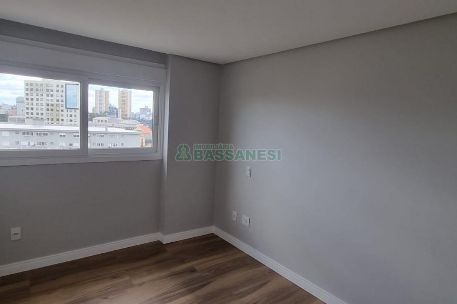 Apartamento com 176m², 3 dormitórios, 3 vagas, no bairro Rio Branco em Caxias do Sul para Comprar