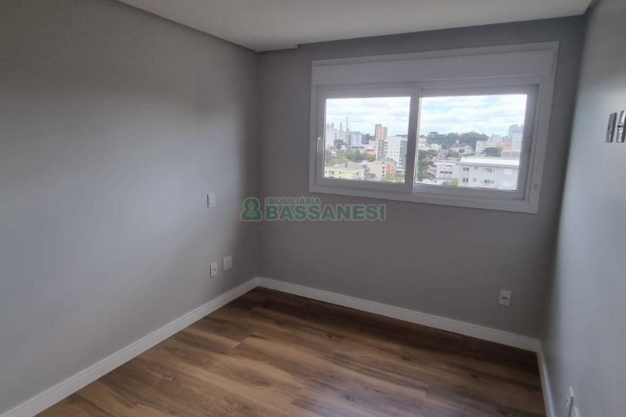 Apartamento com 176m², 3 dormitórios, 3 vagas, no bairro Rio Branco em Caxias do Sul para Comprar