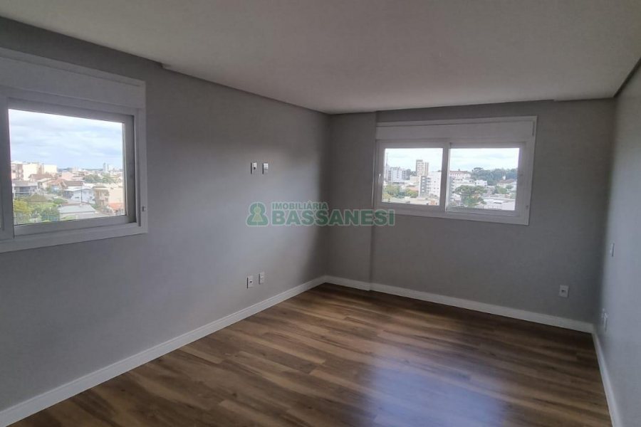 Apartamento com 176m², 3 dormitórios, 3 vagas, no bairro Rio Branco em Caxias do Sul para Comprar