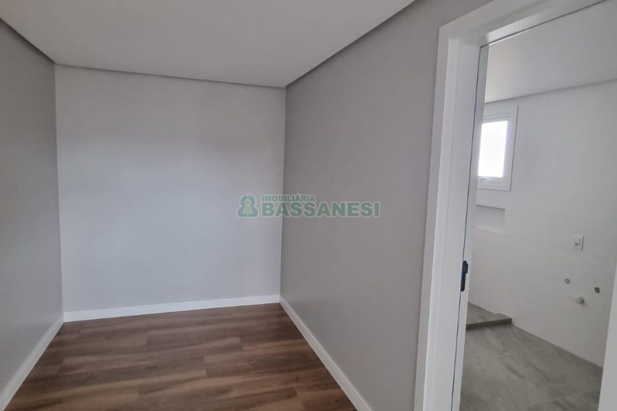 Apartamento com 176m², 3 dormitórios, 3 vagas, no bairro Rio Branco em Caxias do Sul para Comprar