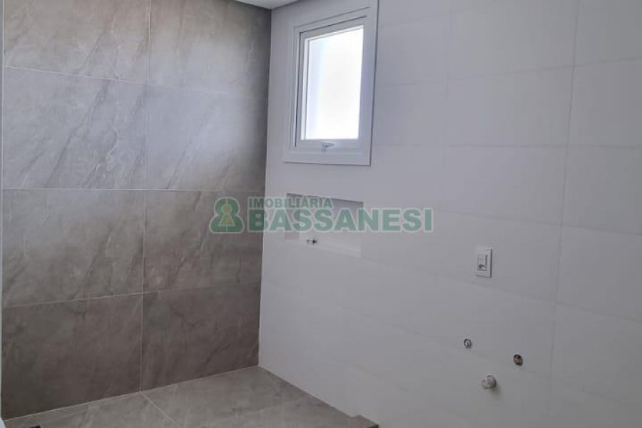 Apartamento com 176m², 3 dormitórios, 3 vagas, no bairro Rio Branco em Caxias do Sul para Comprar