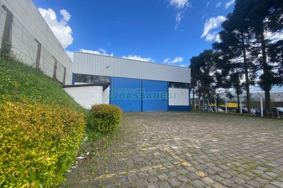 Pavilhão com 1300m², no bairro Cidade Nova em Caxias do Sul para Alugar