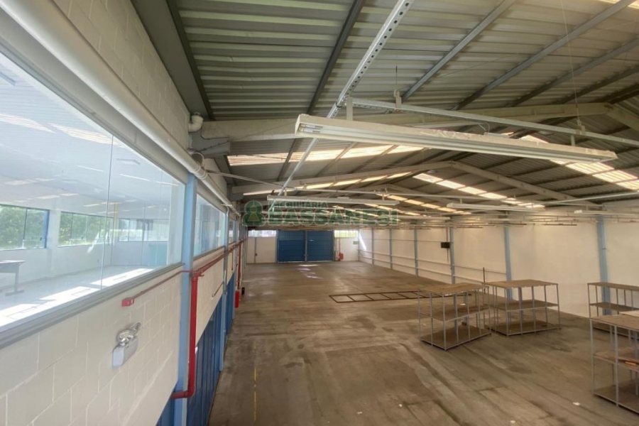 Pavilhão com 1300m², no bairro Cidade Nova em Caxias do Sul para Alugar