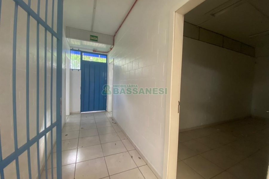 Pavilhão com 1300m², no bairro Cidade Nova em Caxias do Sul para Alugar