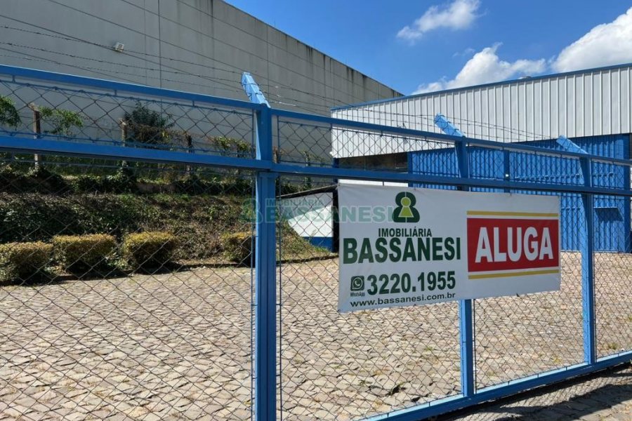 Pavilhão com 1300m², no bairro Cidade Nova em Caxias do Sul para Alugar