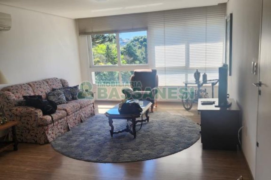 Apartamento com 92m², 2 dormitórios, 1 vaga, no bairro Nossa Senhora da Saúde em Caxias do Sul para Comprar