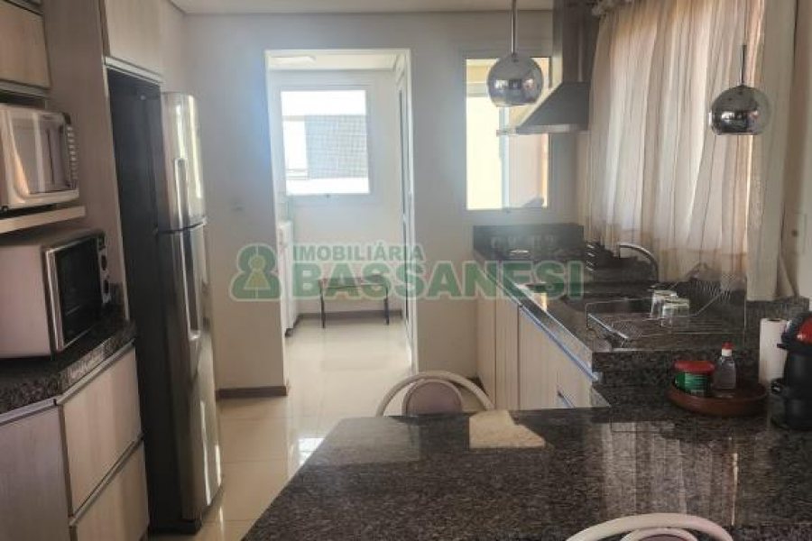 Apartamento com 92m², 2 dormitórios, 1 vaga, no bairro Nossa Senhora da Saúde em Caxias do Sul para Comprar