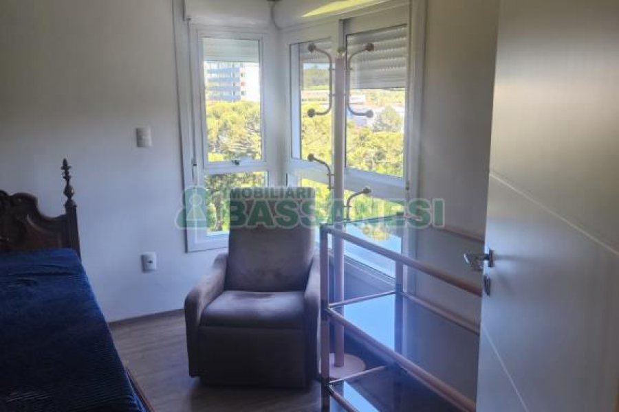 Apartamento com 92m², 2 dormitórios, 1 vaga, no bairro Nossa Senhora da Saúde em Caxias do Sul para Comprar