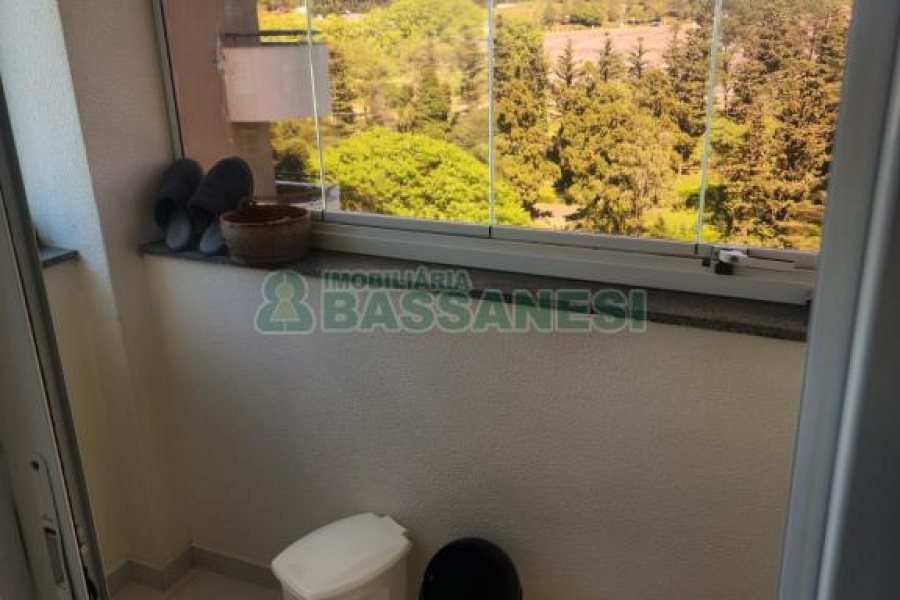 Apartamento com 92m², 2 dormitórios, 1 vaga, no bairro Nossa Senhora da Saúde em Caxias do Sul para Comprar
