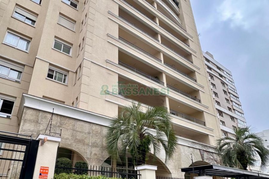 Apartamento com 202m², 3 dormitórios, 2 vagas, no bairro Exposição em Caxias do Sul para Comprar