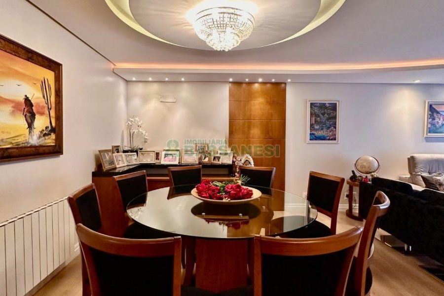 Apartamento com 202m², 3 dormitórios, 2 vagas, no bairro Exposição em Caxias do Sul para Comprar