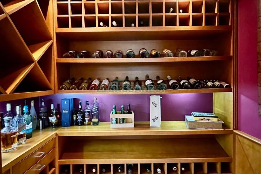 Apartamento com 202m², 3 dormitórios, 2 vagas, no bairro Exposição em Caxias do Sul para Comprar