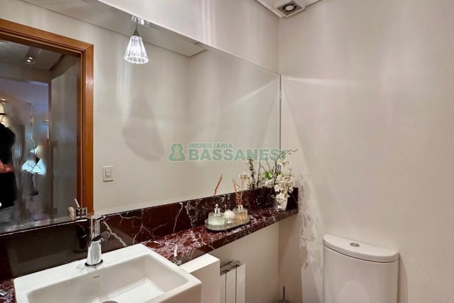 Apartamento com 202m², 3 dormitórios, 2 vagas, no bairro Exposição em Caxias do Sul para Comprar