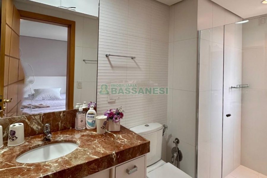 Apartamento com 202m², 3 dormitórios, 2 vagas, no bairro Exposição em Caxias do Sul para Comprar
