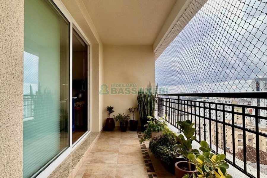 Apartamento com 202m², 3 dormitórios, 2 vagas, no bairro Exposição em Caxias do Sul para Comprar