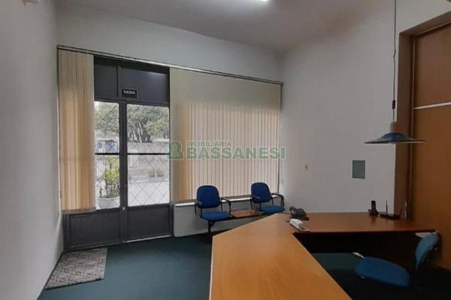 Loja com 220m², 2 vagas, no bairro Pio X em Caxias do Sul para Alugar