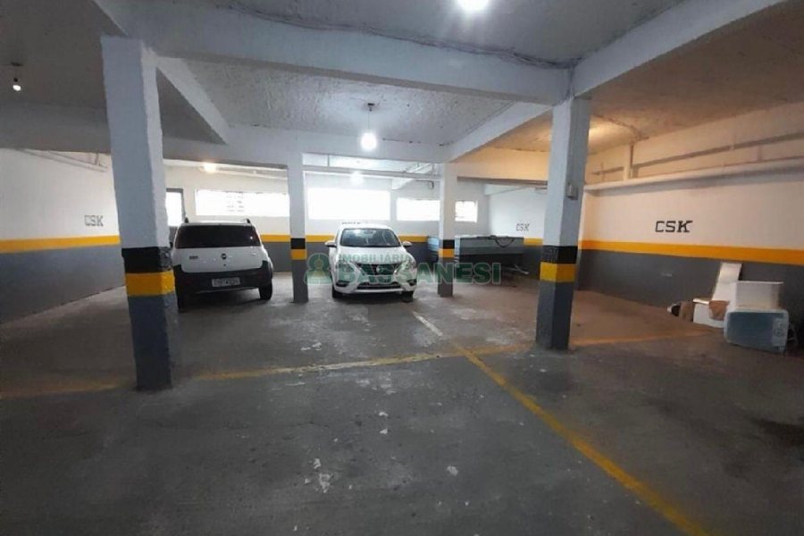 Loja com 220m², 2 vagas, no bairro Pio X em Caxias do Sul para Alugar