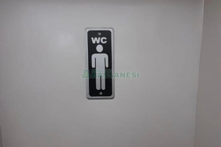 Loja com 220m², 2 vagas, no bairro Pio X em Caxias do Sul para Alugar