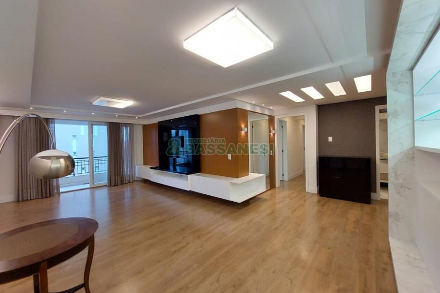 Apartamento com 201m², 3 dormitórios, 4 vagas, no bairro Medianeira em Caxias do Sul para Comprar