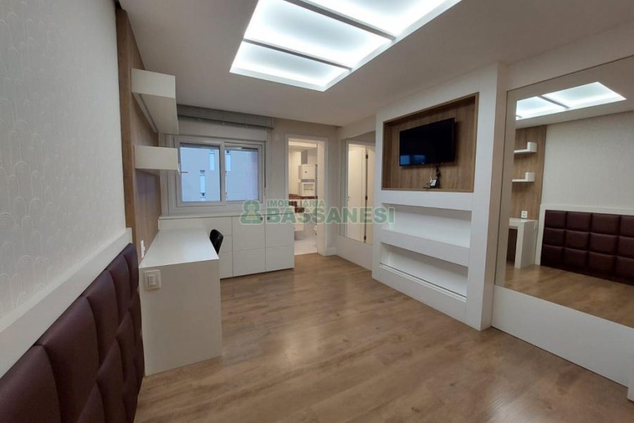 Apartamento com 201m², 3 dormitórios, 4 vagas, no bairro Medianeira em Caxias do Sul para Comprar