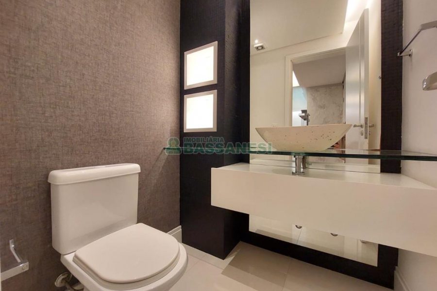 Apartamento com 201m², 3 dormitórios, 4 vagas, no bairro Medianeira em Caxias do Sul para Comprar