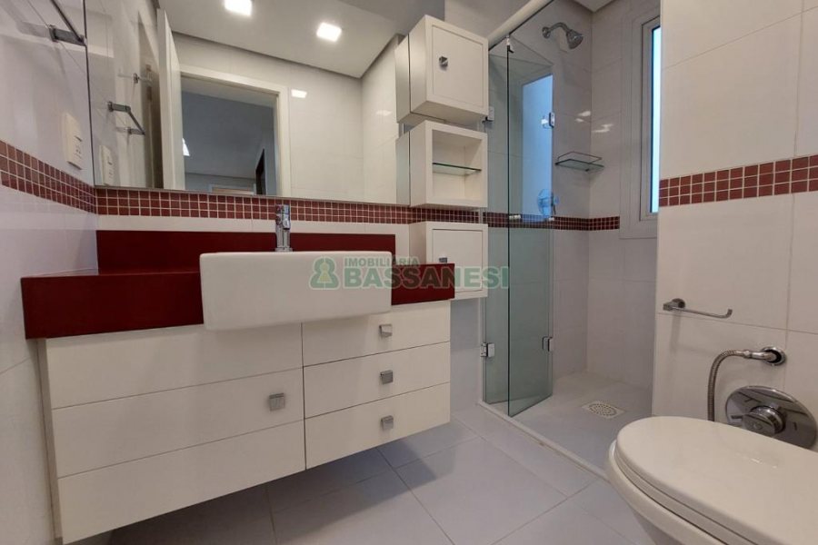 Apartamento com 201m², 3 dormitórios, 4 vagas, no bairro Medianeira em Caxias do Sul para Comprar
