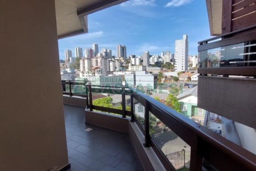 Apto/Cobertura com 132m², 3 dormitórios, 2 vagas, no bairro Pio X em Caxias do Sul para Comprar