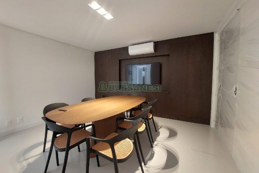 Sala com 81m², 2 vagas, no bairro Panazzolo em Caxias do Sul para Alugar