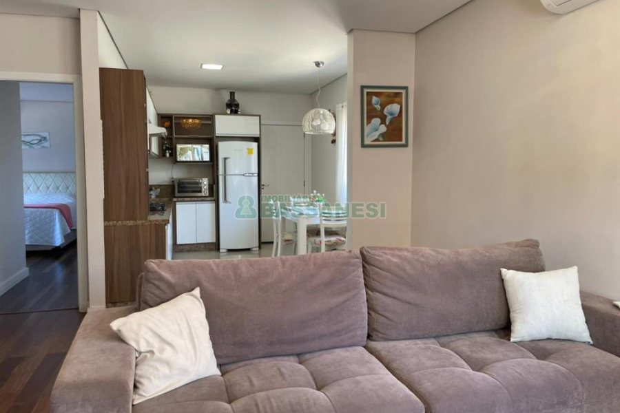 Casa com 450m², 4 dormitórios, 2 vagas, no bairro Rio Branco em Caxias do Sul para Comprar